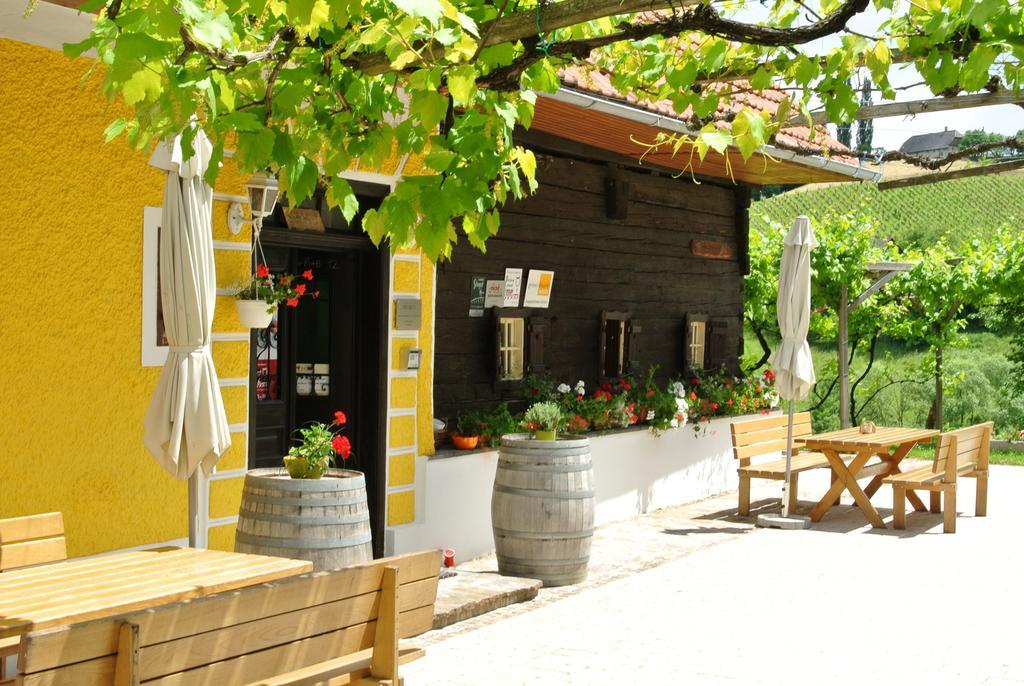 Weingut Primus Suedsteiermark Spielfeld Eksteriør bilde